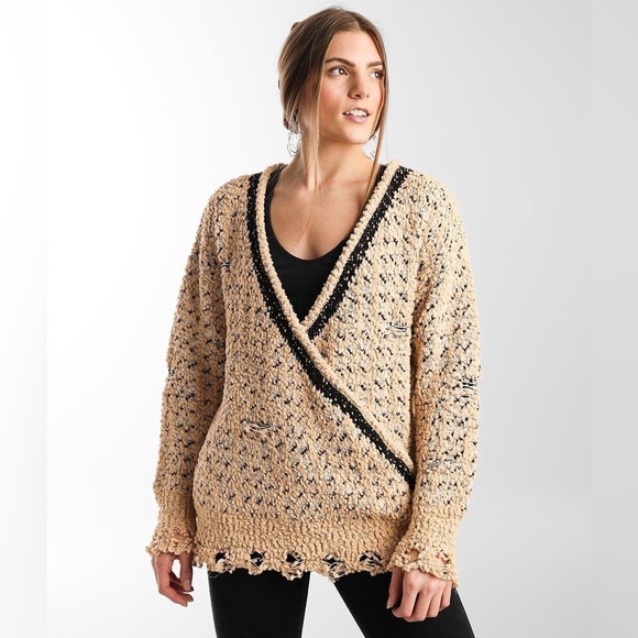 GIMMICKS BY BUCKLE METALLIC FALL SWEATER - Picture 2 of 6